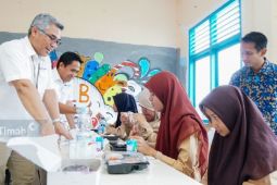 Siswa SLBN Mentok antusias ikuti makan bergizi gratis PT Timah