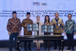 Kemkomdigi meluncurkan prangko peringatan 75 tahun hubungan RI-AS