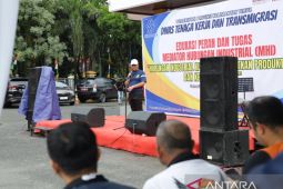 Disnakertrans Kaltim  edukasi masyarakat peran hubungan industrial