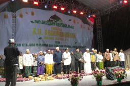 Hujan tak halangi antusiasme warga ikuti "Banjarbaru Bersholawat"