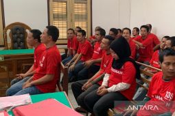 Ketegangan terlihat di wajah para terdakwa perkara pidana umum saat menunggu sidang