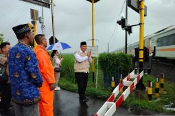 Legislator BHS tinjau perlintasan sebidang di Sidoarjo
