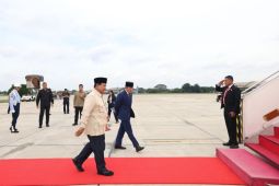 Presiden hanya didampingi Seskab Teddy saat mulai lawatan luar negeri ke Mesir
