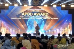 Mendagri akan "pelototi"  pertumbuhan ekonomi daerah tiap pekan mulai tahun 2025