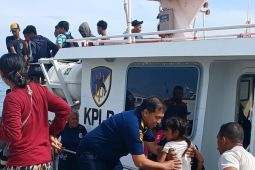 Alami mati mesin, Puluhan penumpang KM Beringin Jaya dievakuasi di perairan Pulau Tolonou