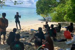 BKSDA Maluku latih pemandu TWA Pulau Pombo tingkatkan pemahaman konservasi