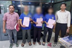 Kejari Aceh Barat eksekusi tiga terpidana korupsi PSR ke lapas