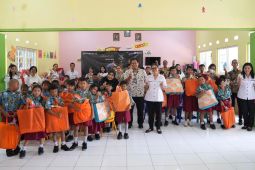 BNI salurkan bantuan paket pendidikan dan renovasi rumah ibadah