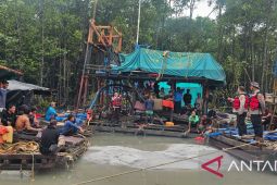 Polairud Polres Bangka hentikan paksa 150 tambang timah ilegal