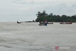 Nelayan Mukomuko usulkan asuransi kapal karam diterjang ombak