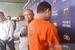 Polres Batang mengungkapkan kasus pemerasan kades oleh dua wartawan