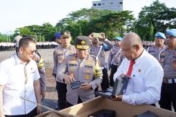 Tertibkan pemakaian, Polda Maluku tarik senjata api  personel