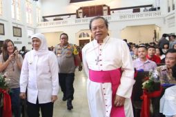 Cagub Khofifah ajak masyarakat jadikan Natal momentum tebar cinta kasih