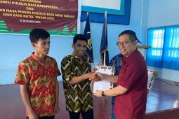 Kemenkumham Sulteng berikan remisi Natal untuk 219 warga binaan