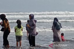 BMKG: Waspadai gelombang tinggi di selatan Jateng berpotensi capai 4 meter