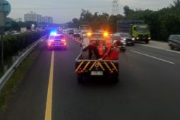 Arus lalu lintas normal, lawan arah di Tol Jagorawi arah Jakarta ditutup