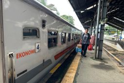 KAI Tanjungkarang berangkatkan 29.549 penumpang hingga H-5 jelang pergantian tahun baru