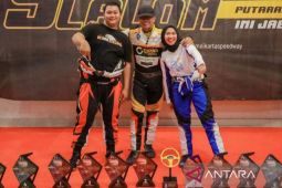 Karir moncer Sarah Naz, ukir prestasi pada debut dunia balap