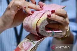 Kamis ini rupiah turun jadi Rp16.234 per dolar AS