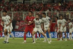 Imran Nahumarury: sebut masalah konsentrasi pemain masih jadi kendala Malut United