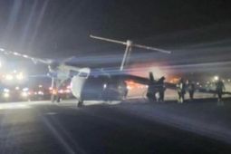 Mesin pesawat maskapai Air Canada terbakar saat mendarat di Bandara Halifax Stanfield