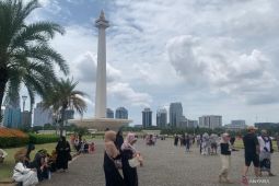 Pengunjung Monas meningkat pada malam pergantian tahun