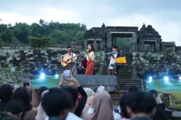 TWC menghadirkan Sandyakala Ratu Boko Duduk Terbenam bersama Olski