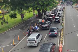 Polisi urai kepadatan arus lali lintas di jalur keluar Kota Batu