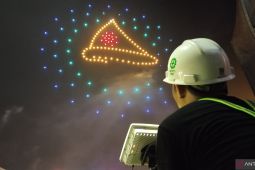 Drone show di langit sungai  Musi tampilkan 12 ikon Palembang