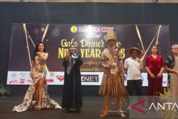 Gala Dinner Eve 2025 Bangka City Hotel tampilkan pertunjukan dan beragam permainan seru