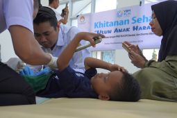 Ratusan anak di HST dan Kotabaru ikuti sunatan massa PLN IUD Kalselteng