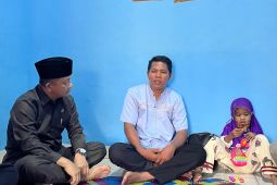 Ketua PKS Babel Aksan Visyawan kunjungi rumah duka korban pohon tumbang