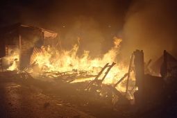 Sejumlah rumah di Jakarta Utara terbakar, diduga akibat petasan Tahun Baru