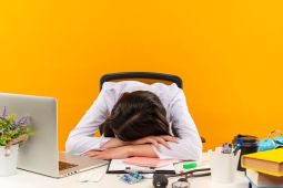 Dokter sarankan agar tidak langsung tidur usai bersantap sahur