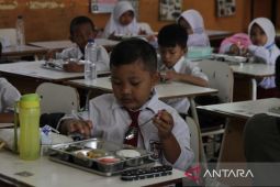 Program Makan Bergizi Gratis di Jatim dilaksanakan bertahap