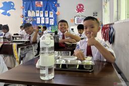 6.400 siswa mendapatkan Makan Bergizi Gratis perdana di Kota Bandung