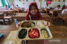 Menko BG sebut makanan di program makan bergizi gratis kandung gizi tinggi