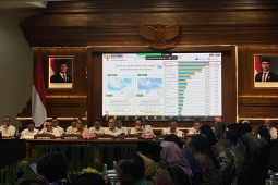 Menko Zulhas ajak perguruan tinggi ciptakan varietas tanaman baru