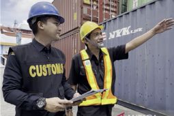 Penerimaan Bea Cukai Pontianak melampaui target