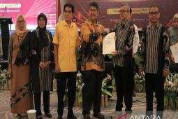 Agung-Ambar ditetapkan jadi bupati dan wakil bupati Kulon Progo terpilih 2024