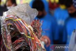 Pasokan listrik di Cipayung sempat terganggu akibat terjadi pencurian kabel PLN