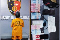 Tim Jatanras Polda Babel tangkap pria paruh baya penyedia judi togel