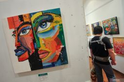 Pameran lukisan Lotus Art Courses