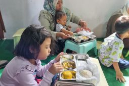 Zulkifli Hasan ungkap potensi di 2025 tambah anggaran MBG Rp140 triliun