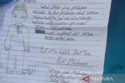 Dikirim lewat ompreng MBG, Prabowo dan Bobby dapat surat dari siswa SD