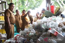 Pemkab Bekasi ajak warga berdayakan sampah jadi potensi rupiah