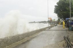 BMKG keluarkan peringatan dini gelombang tinggi 1,25 - 4,0 meter di perairan NTT