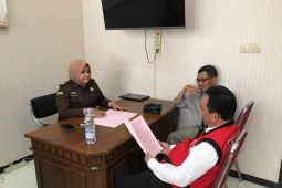 Kejaksaan serahkan kasus dugaan korupsi oknum Kades Tulungagung