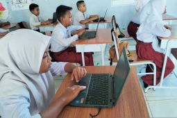 Beralih ke digital, Disdik Sergai salurkan bantuan TIK ke guru dan murid