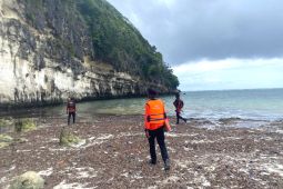 Tim SAR gabungan cari tiga korban kapal karam di Takalar